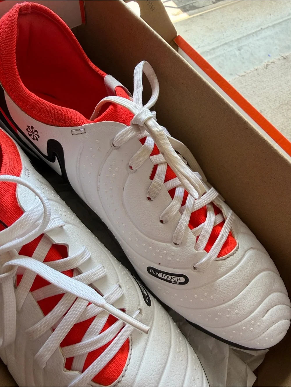 Nike Men’s White Black Red Soccer Cleats